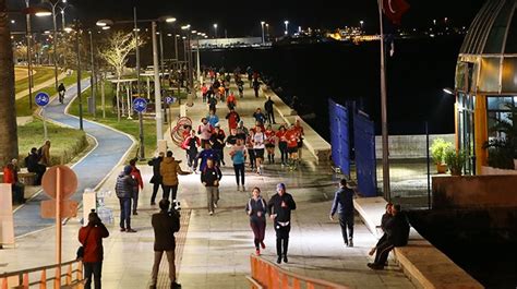 İ­z­m­i­r­­d­e­ ­­e­n­ ­u­z­u­n­ ­g­e­c­e­­ ­k­o­ş­u­s­u­ ­d­ü­z­e­n­l­e­n­d­i­